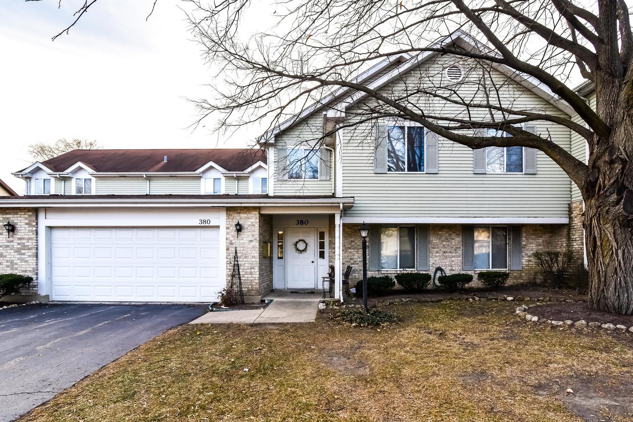 380 Springlake Ln. #D, Aurora, IL 60504