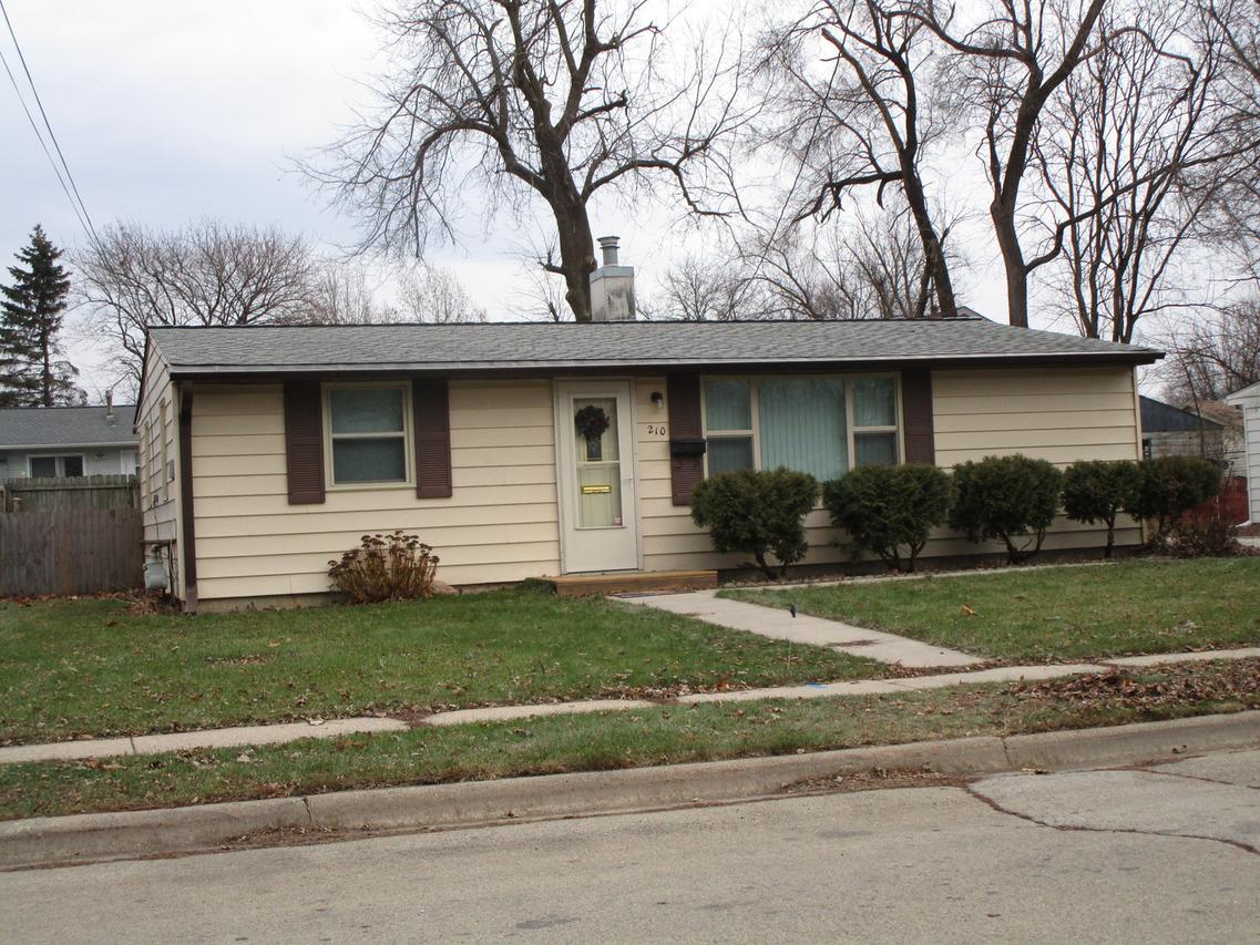 210 Home Dr., Dekalb, IL 60115