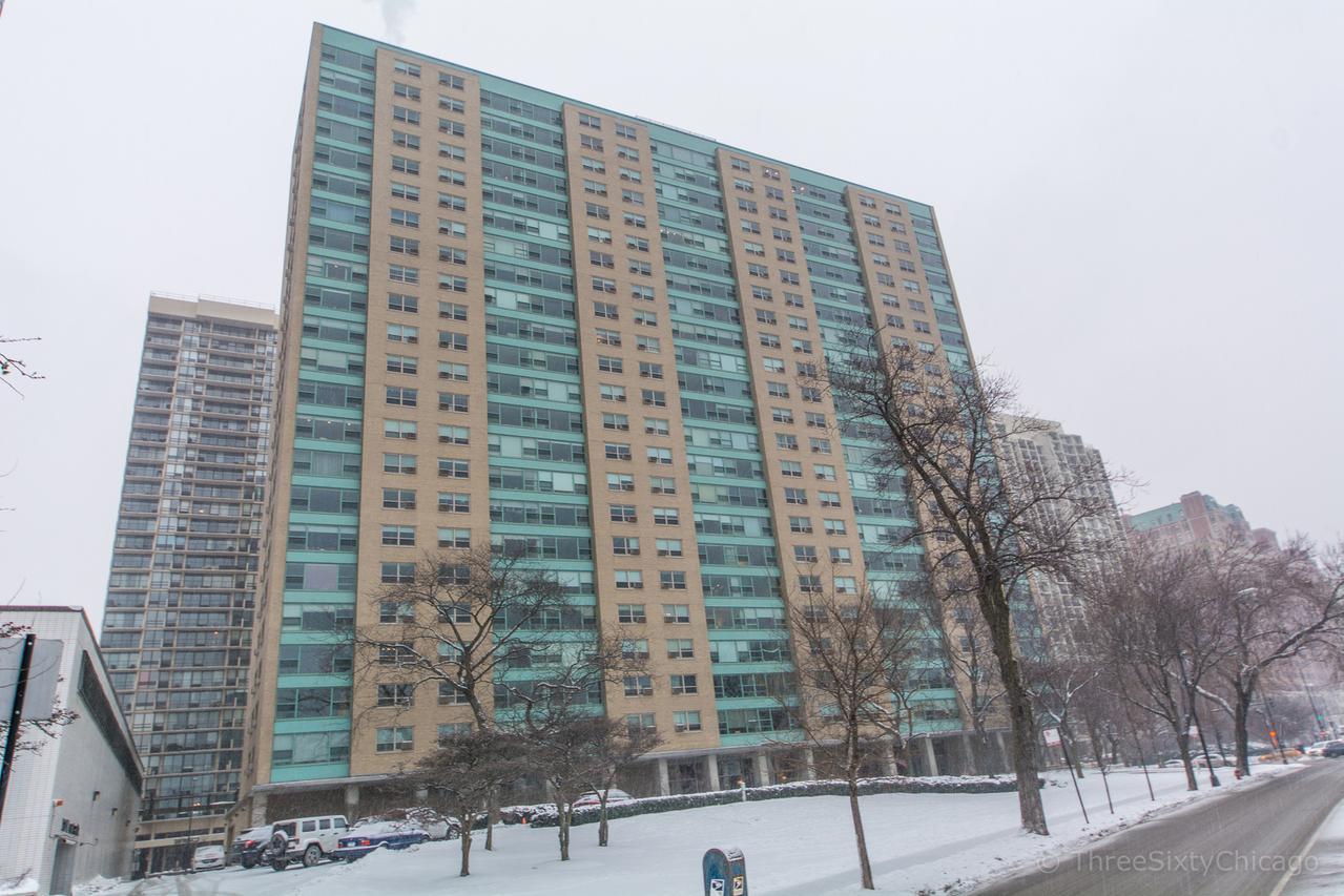 3180 N Lake Shore Dr. #17E, Chicago, IL 60657