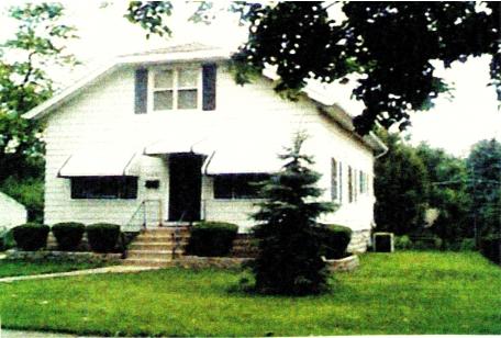 32 Westend Ave., Westmont, IL 60559