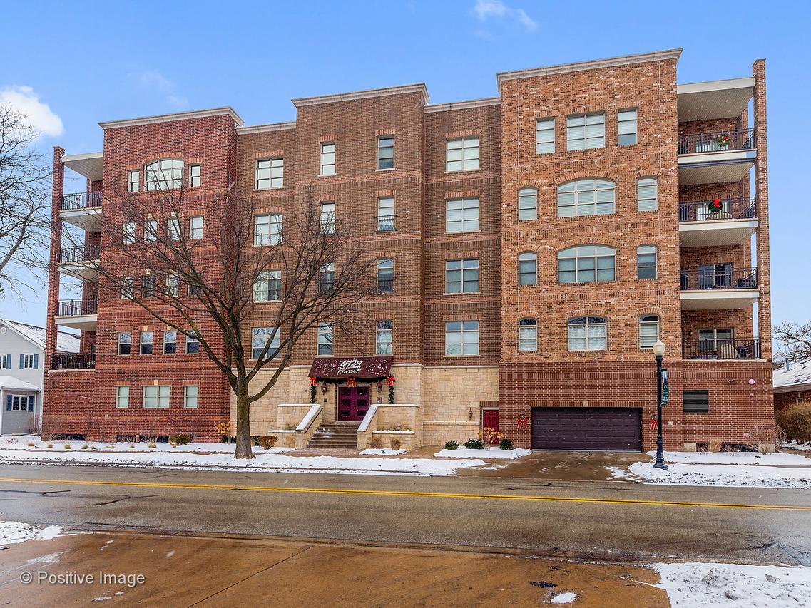 4929 Forest Ave. #1C, Downers Grove, IL 60515