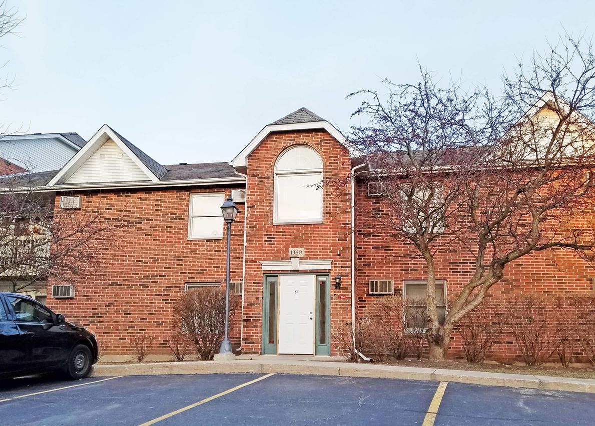 1360 Cunat Ct. #2C, Lake In The Hills, IL 60156