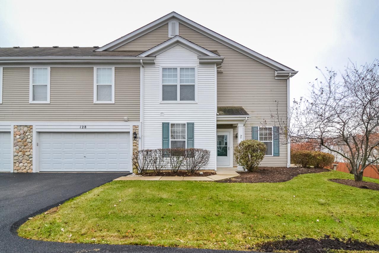 128 Schneider Ct., North Aurora, IL 60542