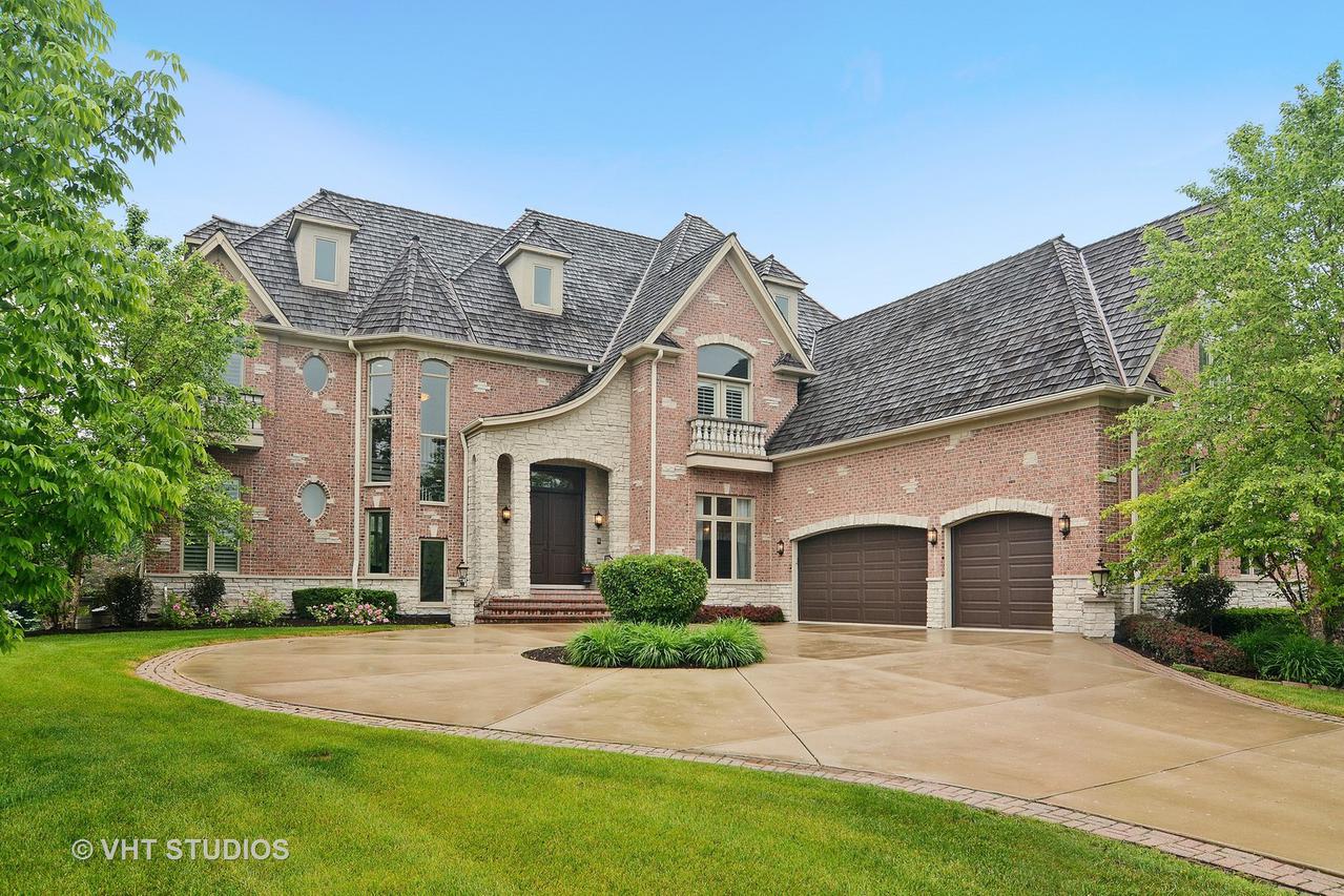 1950 Lake Charles Dr., Vernon Hills, IL 60061