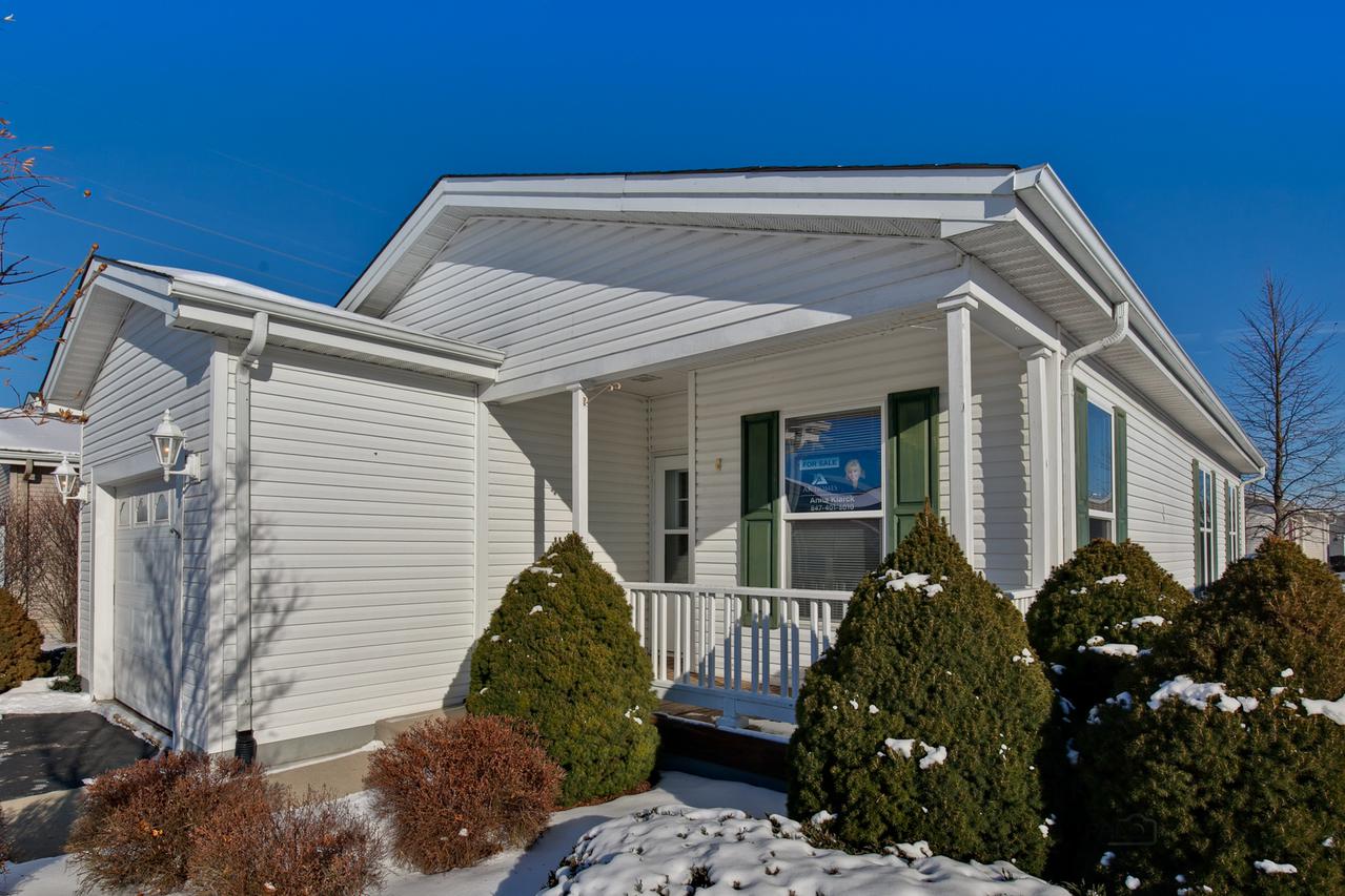 273 Rodeo Dr., Grayslake, IL 60030
