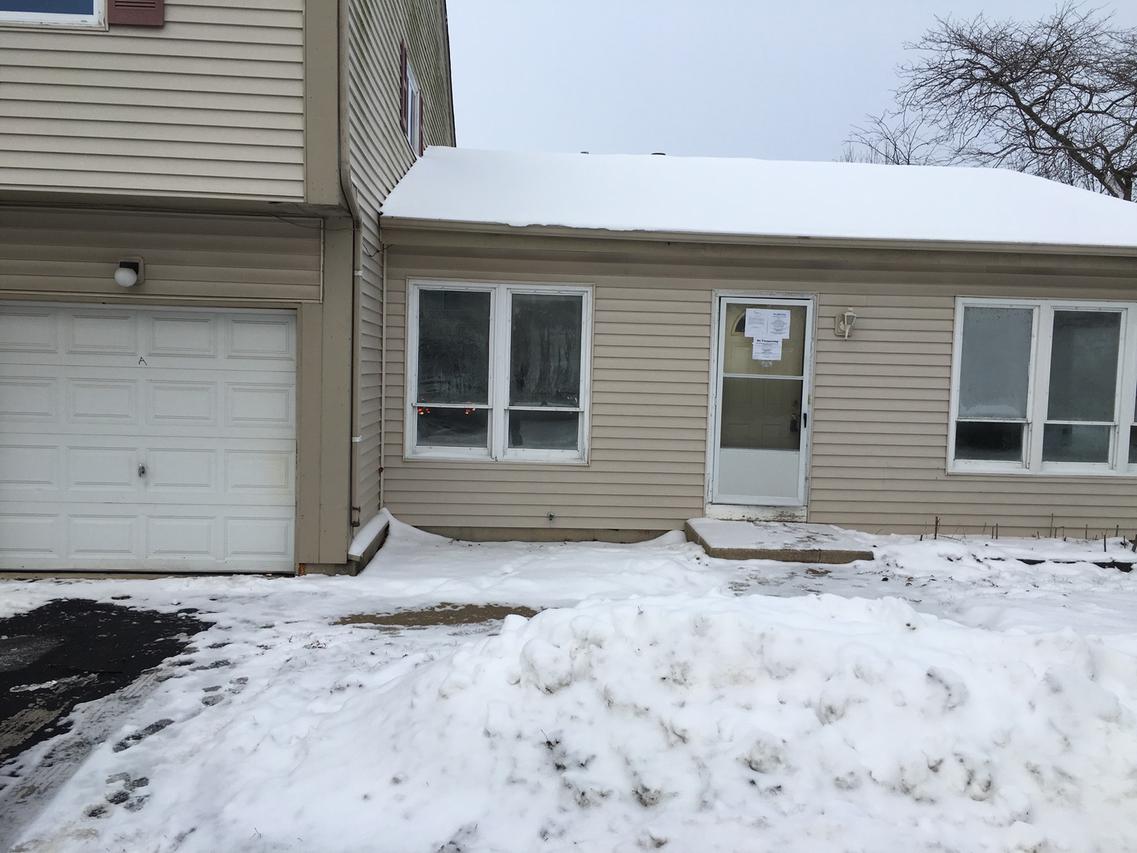 236 Algonquin Ct. #A, Bolingbrook, IL 60440