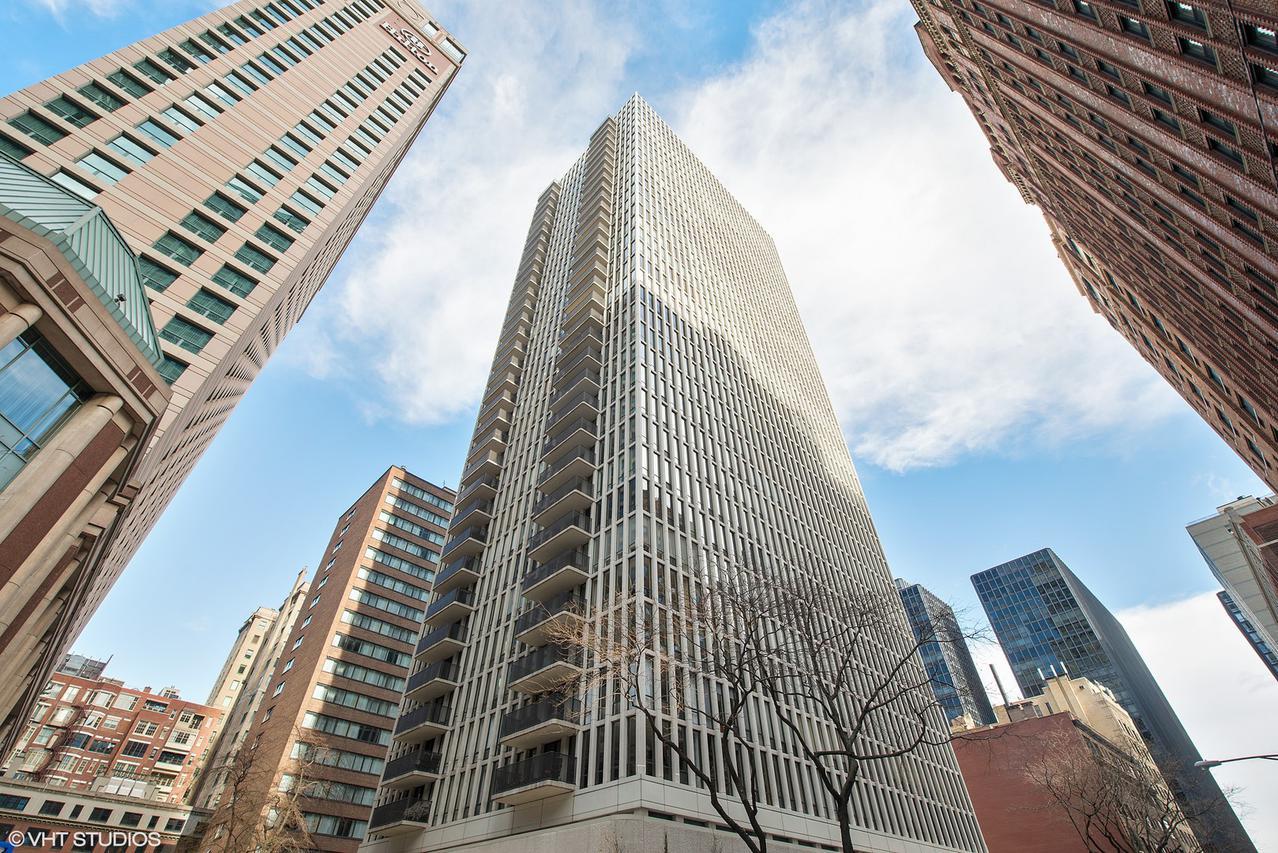 200 E Delaware Pl. #11D, Chicago, IL 60611
