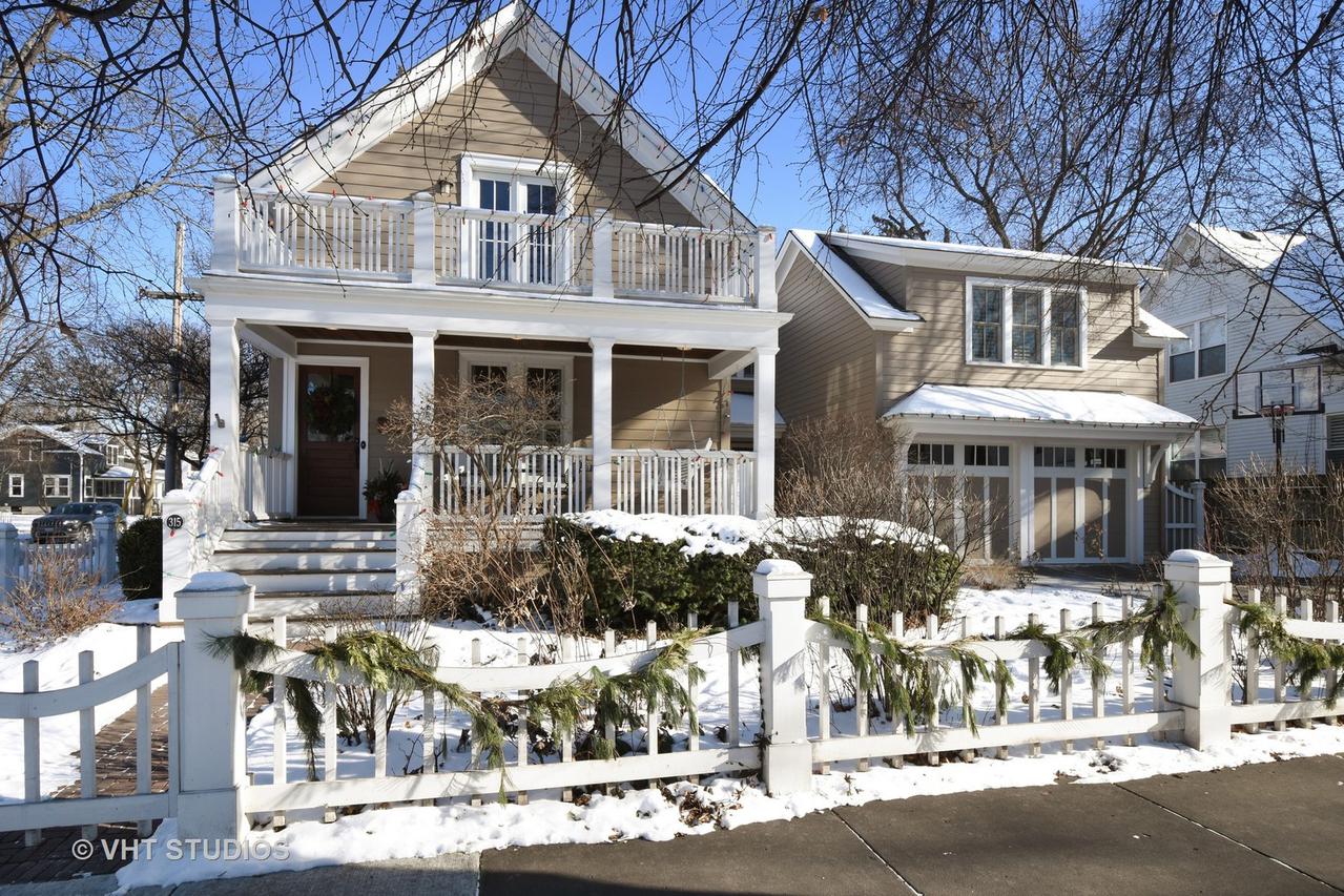 315 Ela St., Barrington, IL 60010