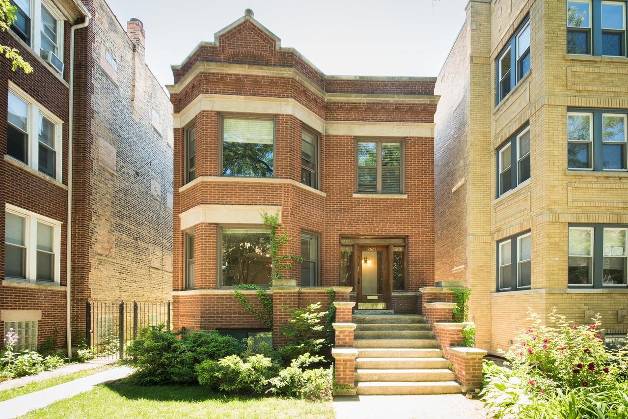 2625 W Leland Ave., Chicago, IL 60625