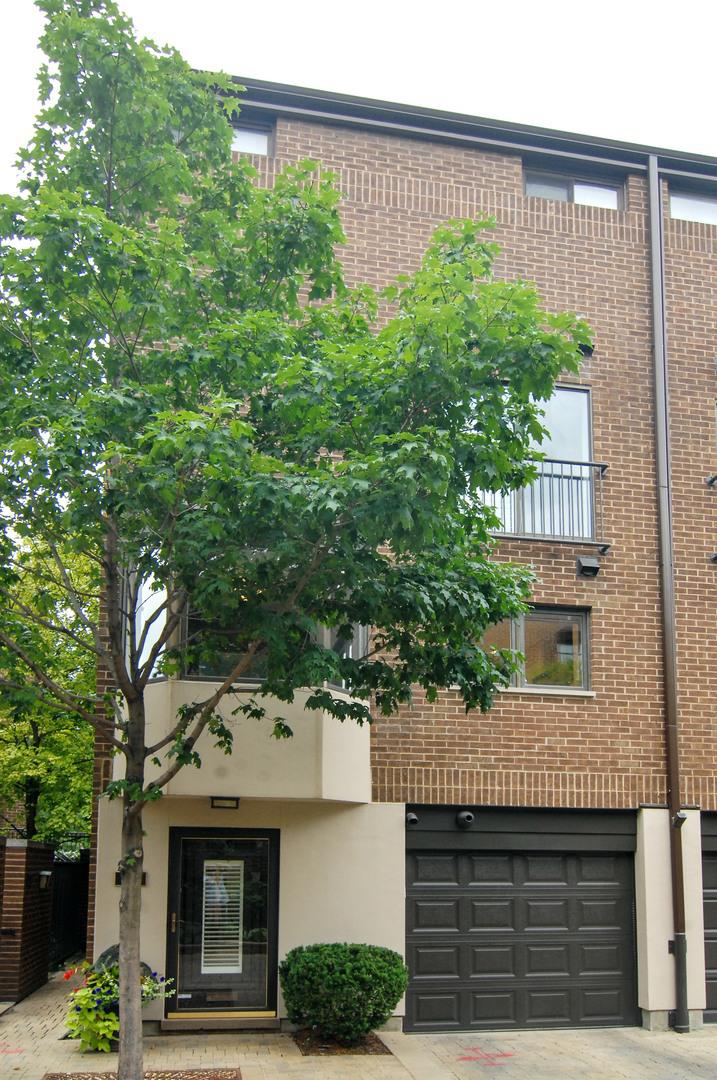 1304 N Sutton Pl., Chicago, IL 60610