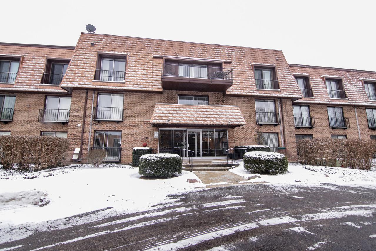 3950 Dundee Rd. #109, Northbrook, IL 60062
