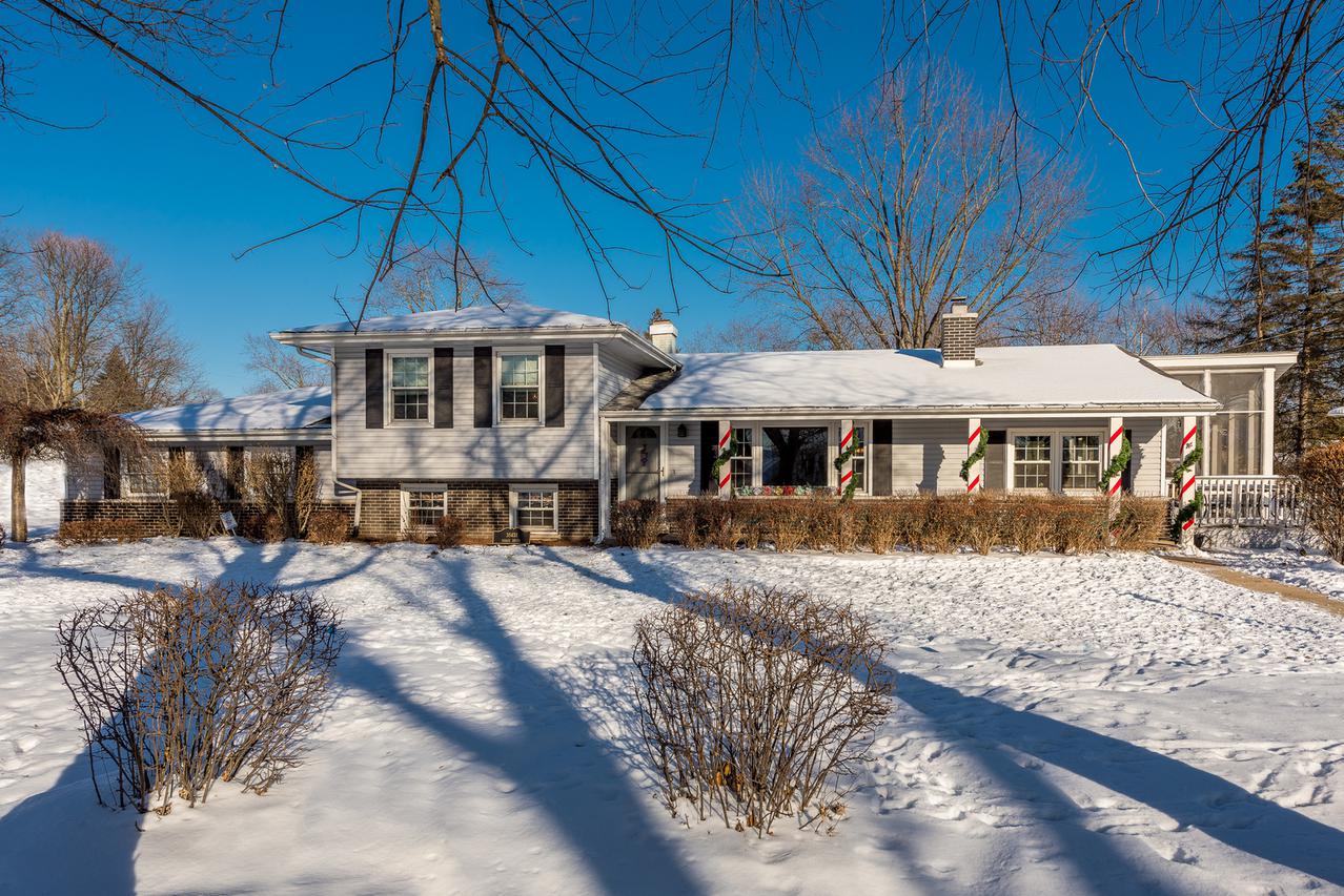 3S431 Osage Dr., Glen Ellyn, IL 60137