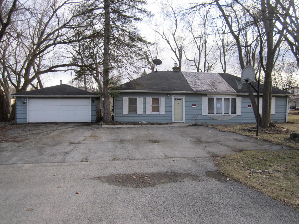 3701 Grove Ave., Gurnee, IL 60031