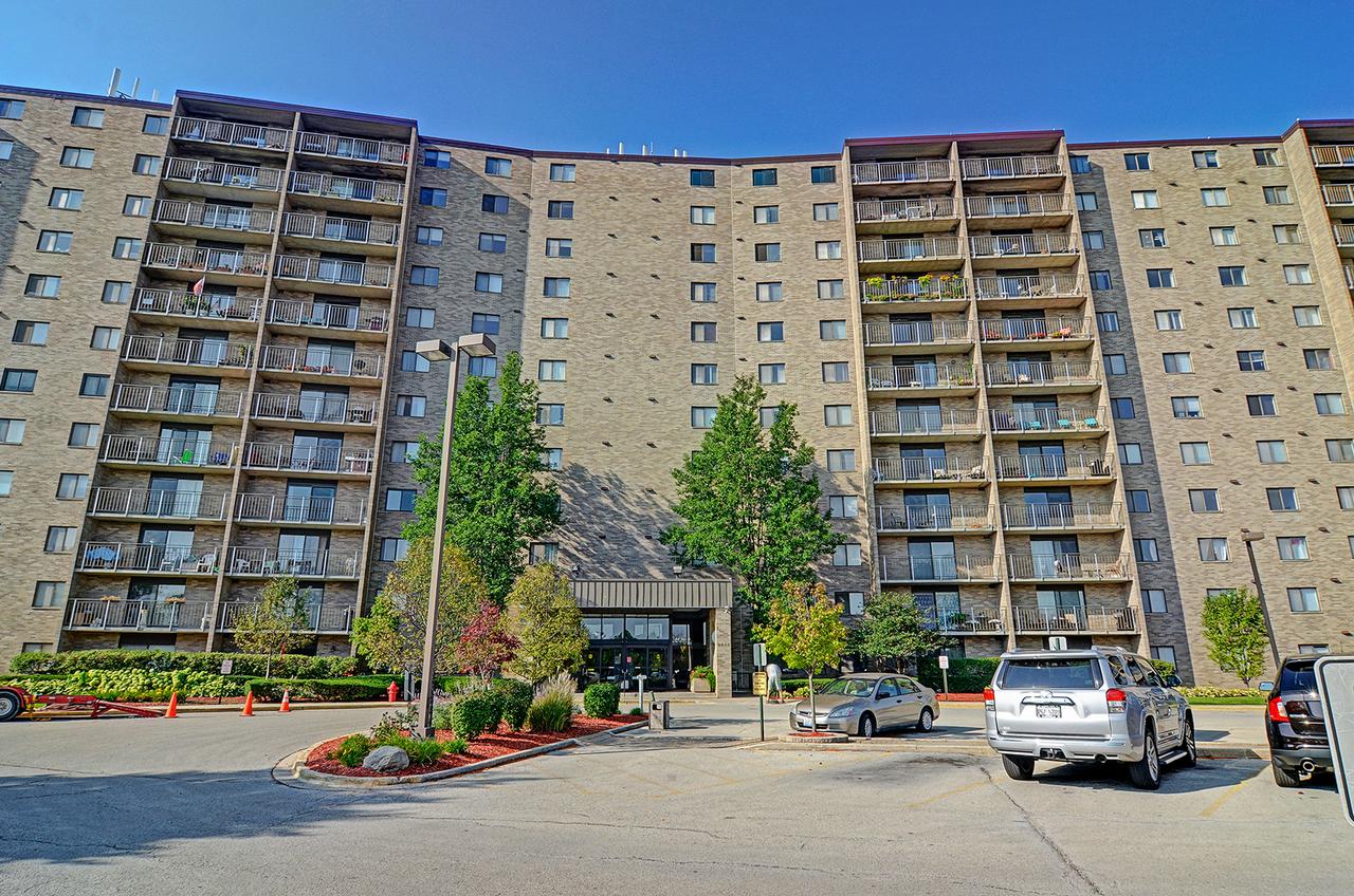 6340 Americana Dr. #1118, Willowbrook, IL 60527