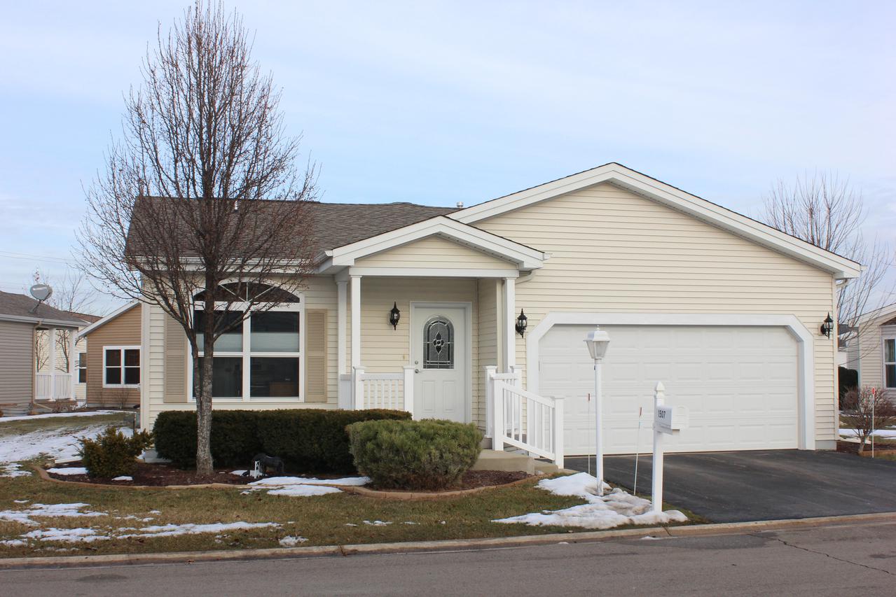 1507 Meadowview Ln., Grayslake, IL 60030