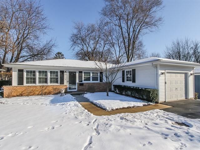 151 Walton St., Barrington, IL 60010
