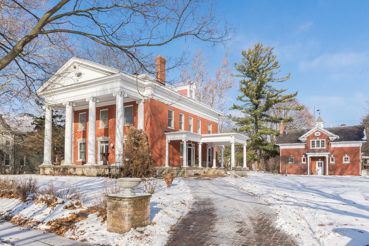 411 College Ave., Dekalb, IL 60115