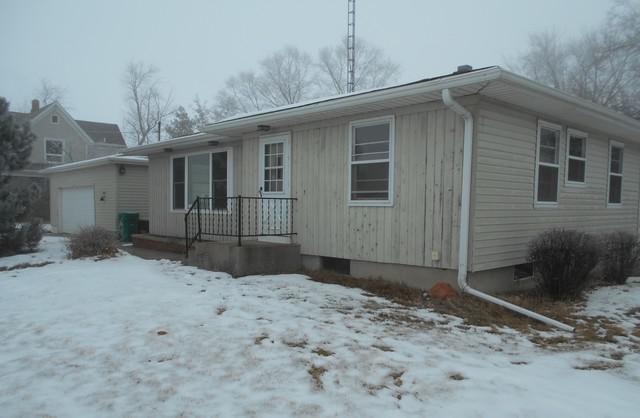 406 N County Line Rd., Maple Park, IL 60151