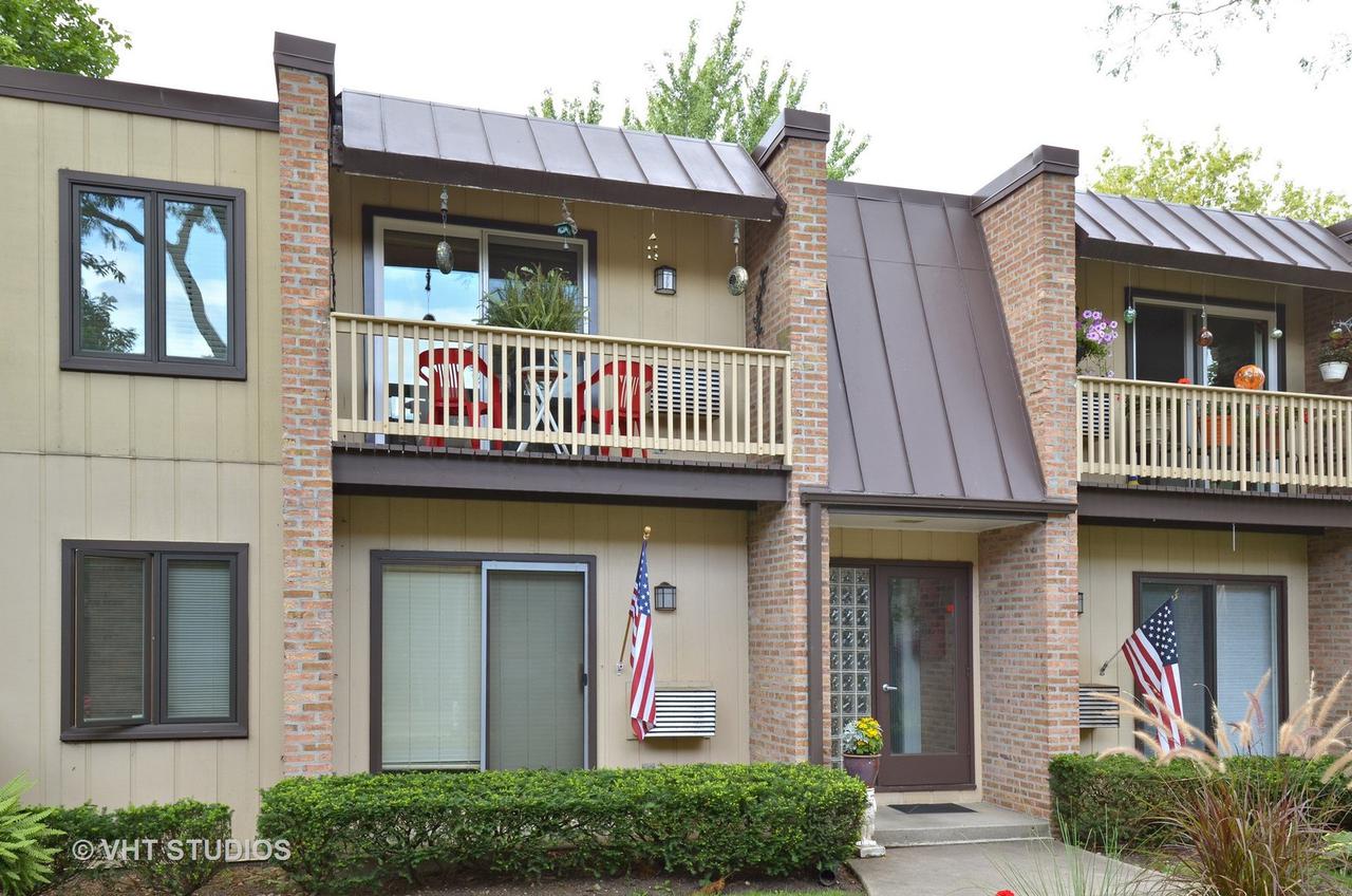 1755 Henley St. #2S, Glenview, IL 60025