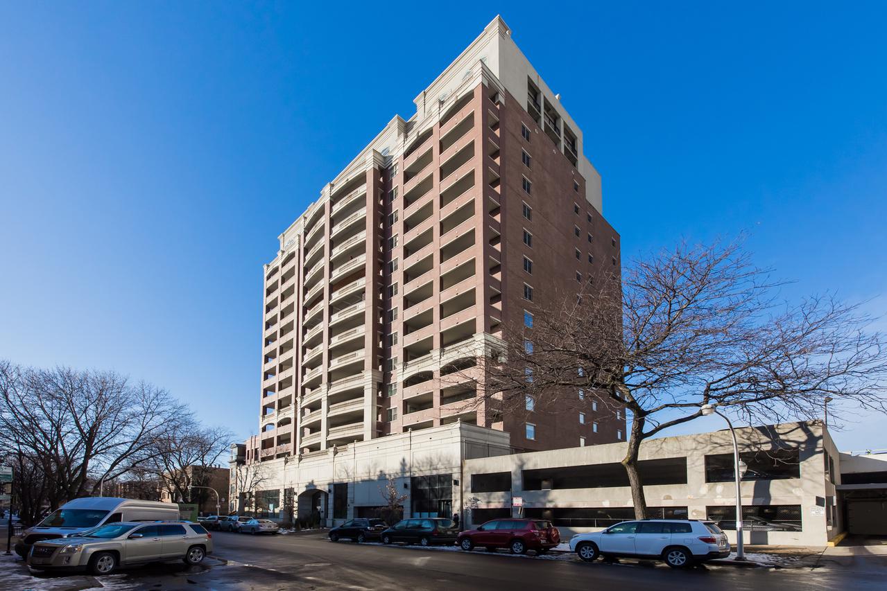 828 W Grace St. #1205, Chicago, IL 60613