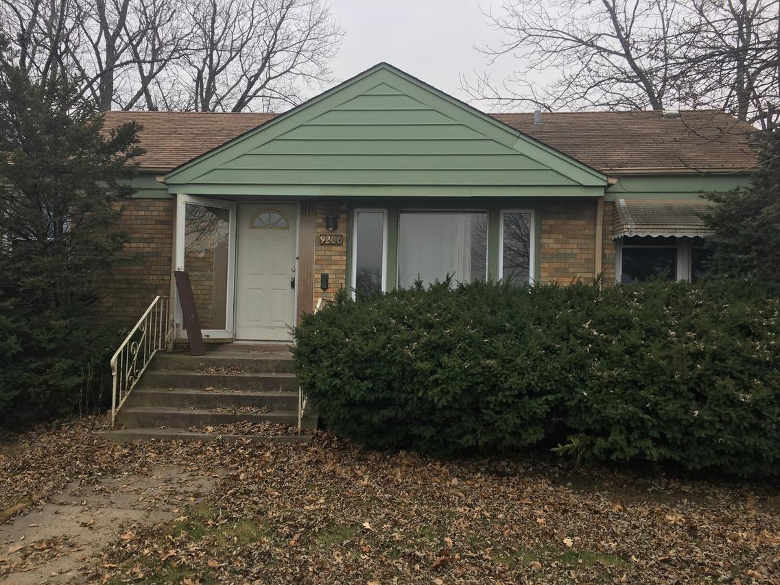 9200 S Lawndale Ave., Evergreen Park, IL 60805