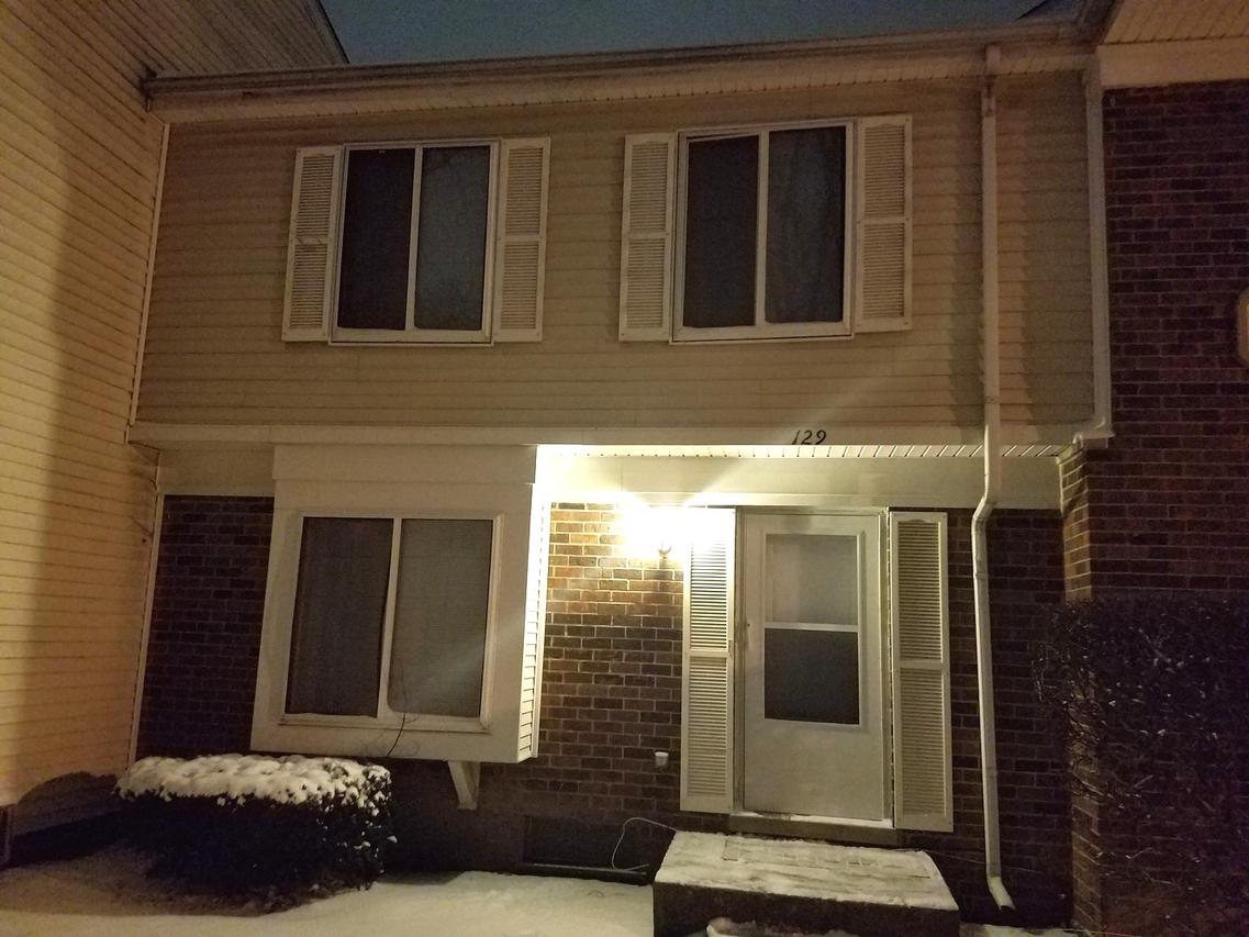 129 Somerset Ln., Bolingbrook, IL 60440