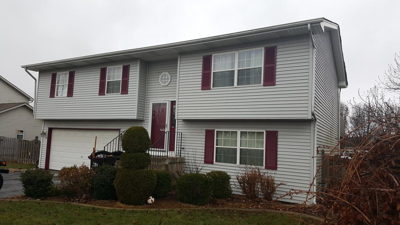 307 Newport Tr., Mchenry, IL 60050