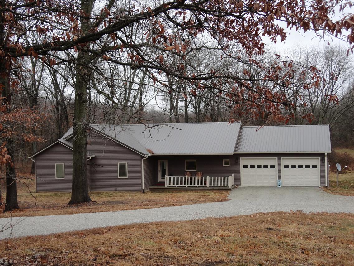 1202 N 1300 East Rd., Shelbyville, IL 62565