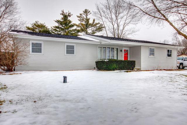1698 Mable Ct., St. Joseph, IL 61873