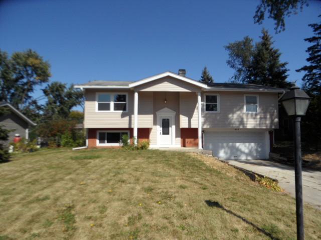 207 Arapahoe Tr., Carol Stream, IL 60188