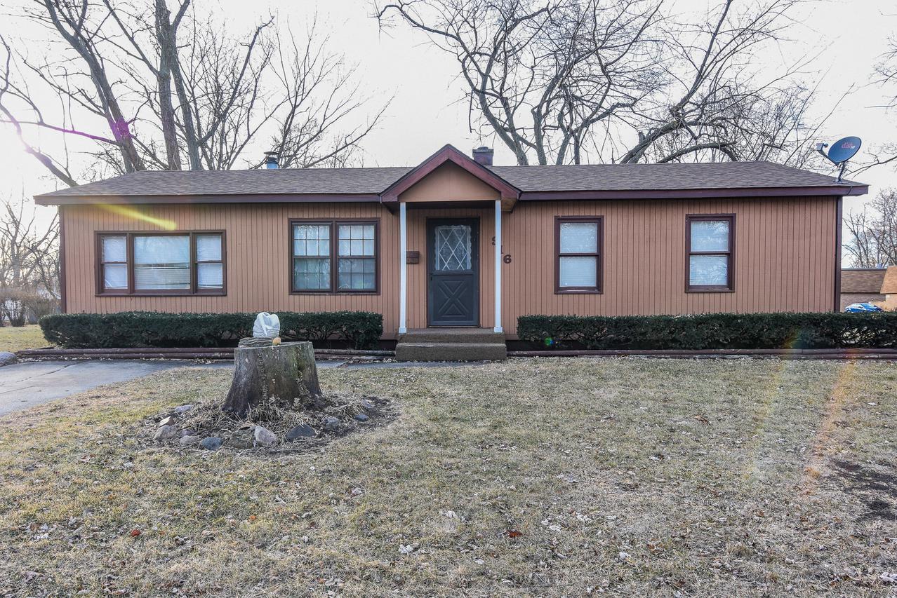 916 Morton Ave., Aurora, IL 60506