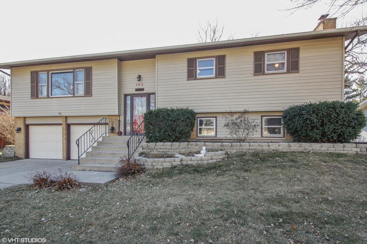 743 72nd St., Downers Grove, IL 60516