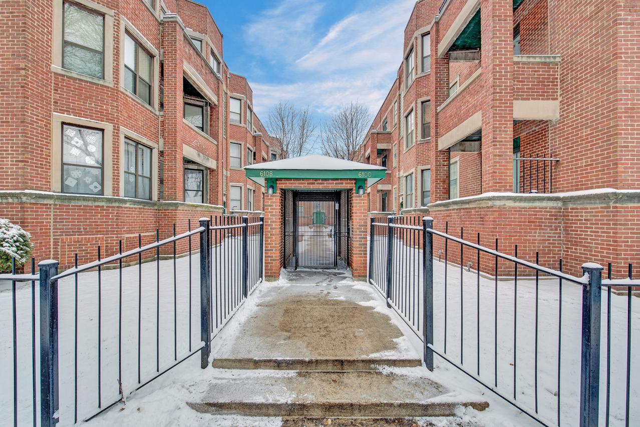 6106 S Dorchester Ave. #2W, Chicago, IL 60637