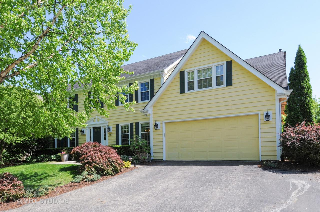 1374 Green Trails Dr., Naperville, IL 60540