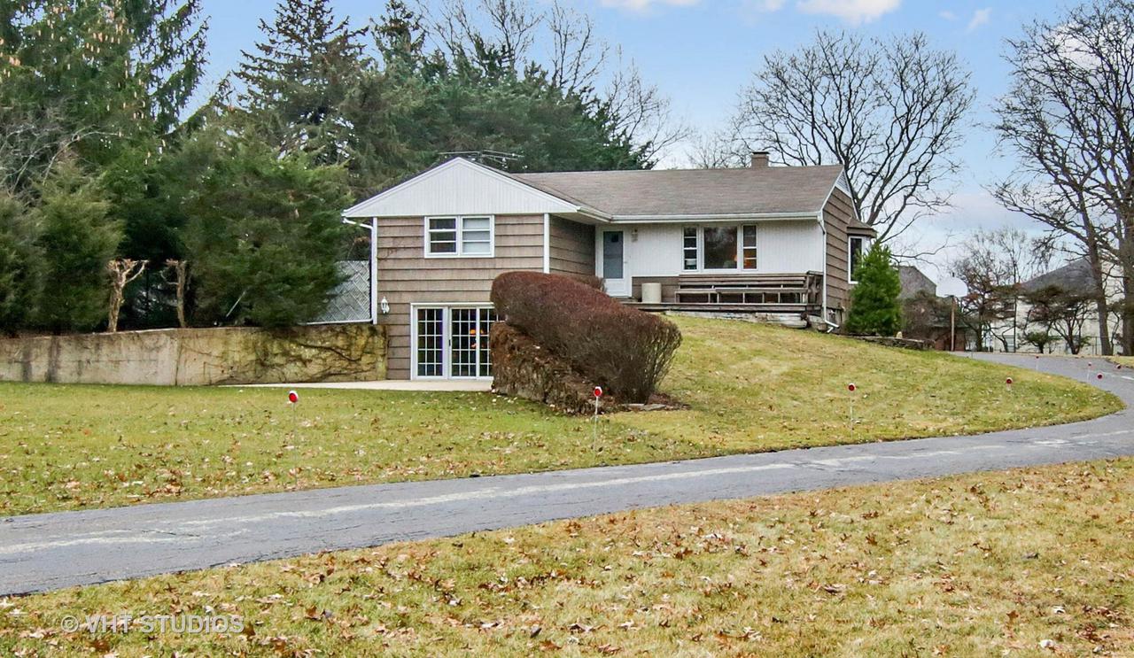 3951 Sunset Ln., Northbrook, IL 60062