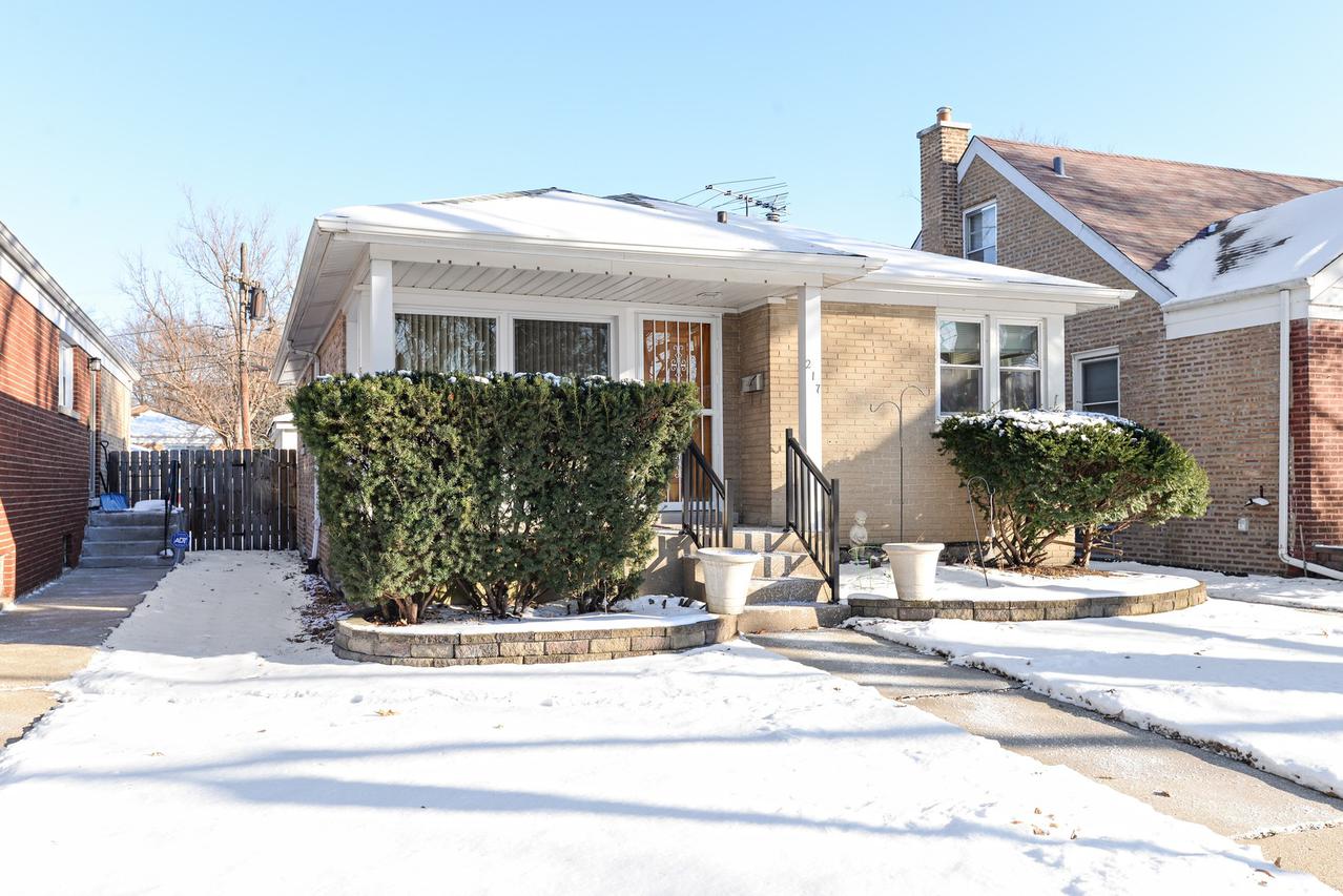 217 Grey Ave., Evanston, IL 60202