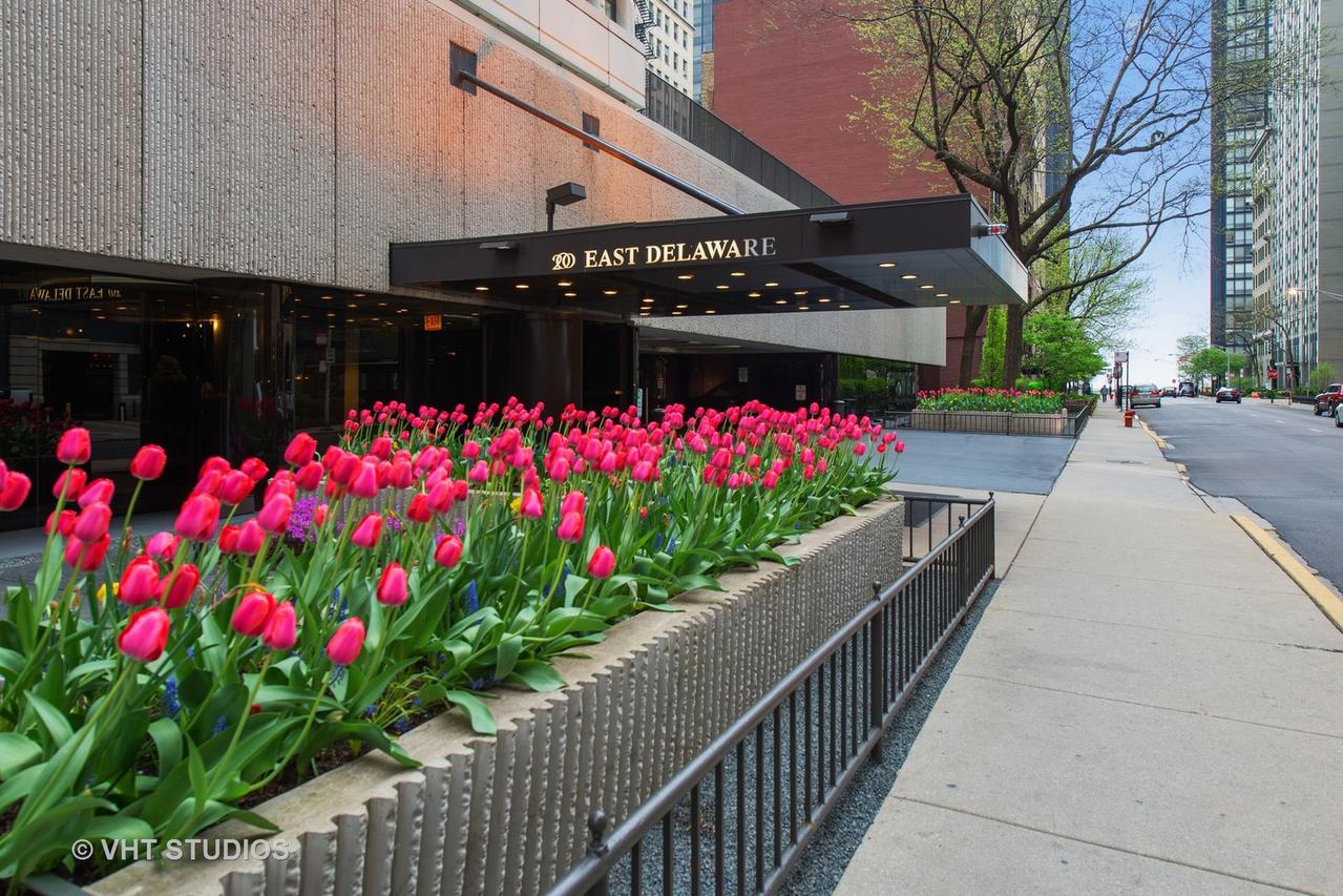 200 E Delaware Pl. #35E, Chicago, IL 60611