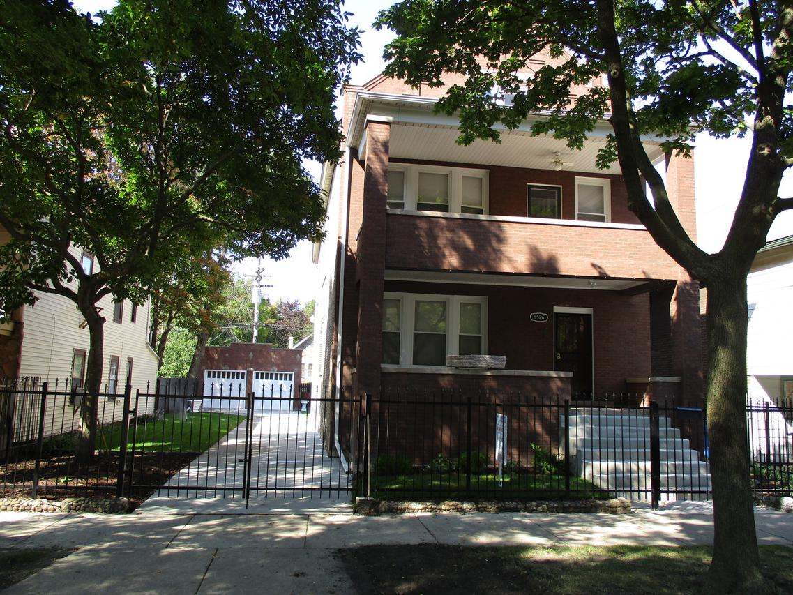 8526 S Saginaw Ave., Chicago, IL 60617