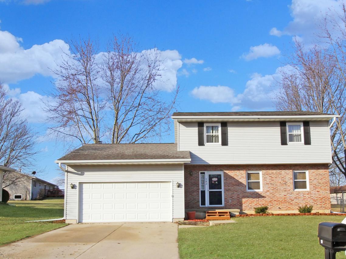 742 Canterbury Dr., Freeport, IL 61032