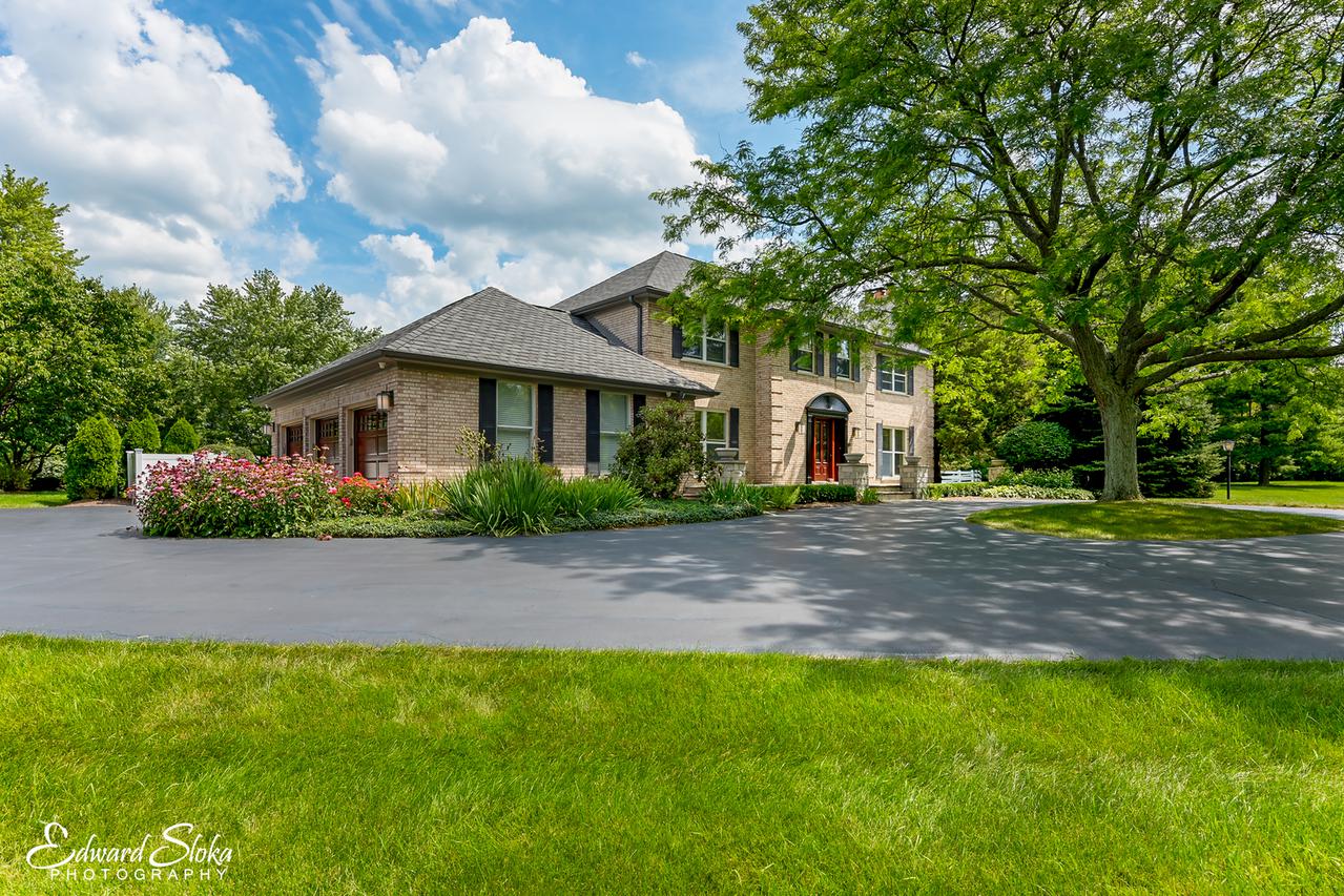 712 N Concord Dr., Woodstock, IL 60098