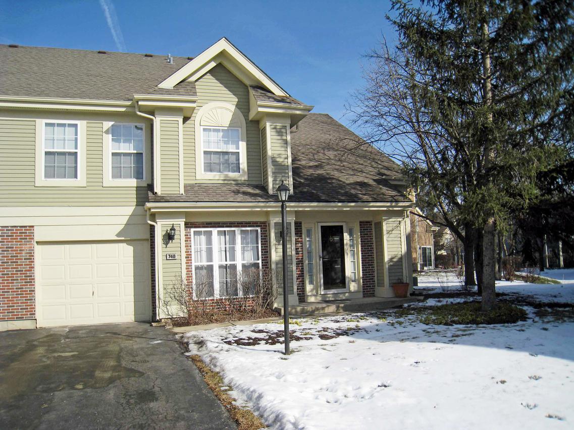 748 Old Creek Ct., Elk Grove Village, IL 60007