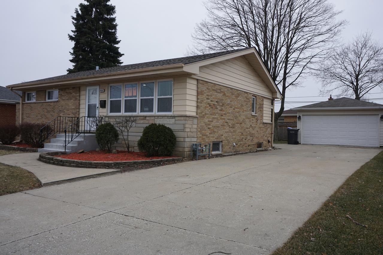 4928 W Randolph St., Hillside, IL 60162