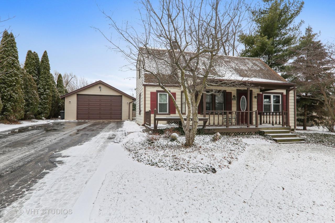 221 69th St., Darien, IL 60561