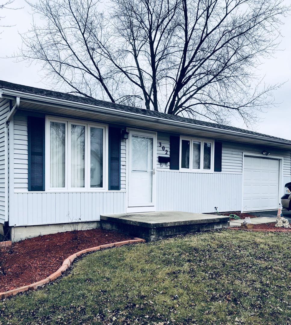 302 E Walnut St., Villa Grove, IL 61956