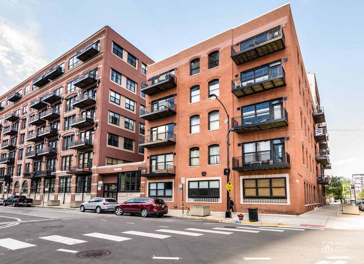 226 N Clinton St. #605, Chicago, IL 60661