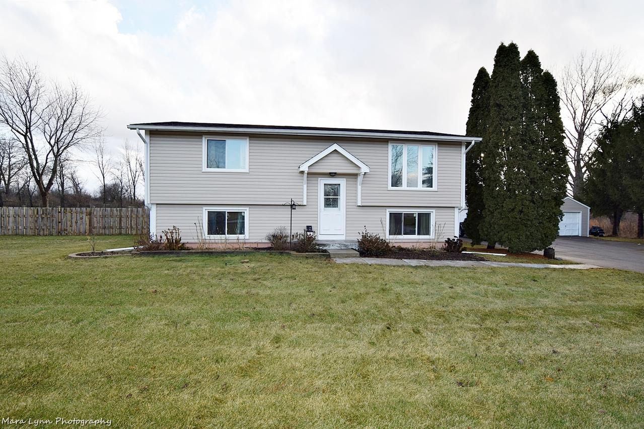 44W655 Cochise Dr., Maple Park, IL 60151