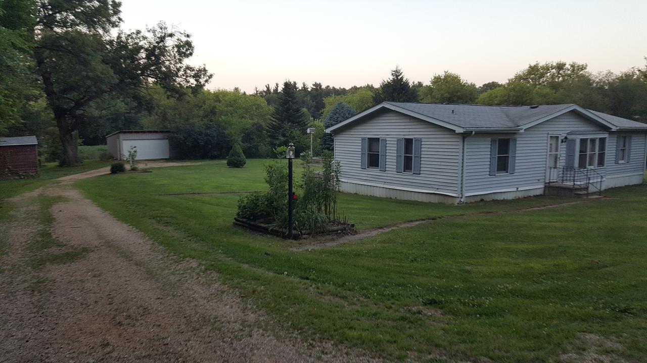 1850 Richardson Rd., Amboy, IL 61310