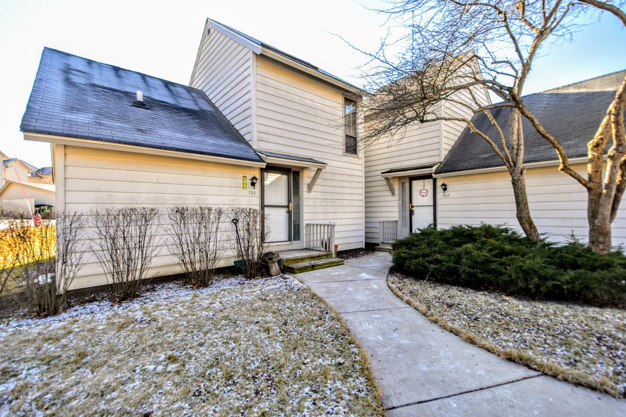 762 Chandler Rd., Gurnee, IL 60031
