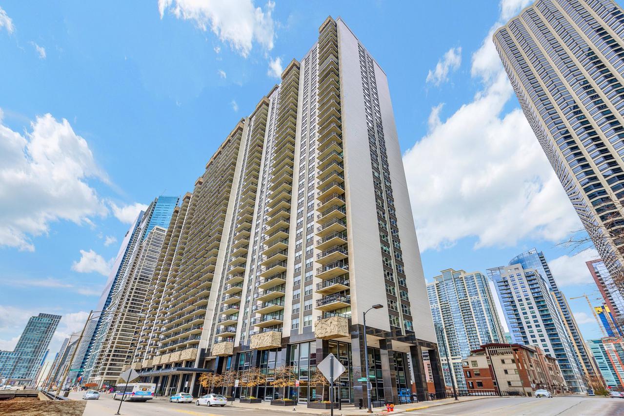 400 E Randolph St. #1318, Chicago, IL 60601