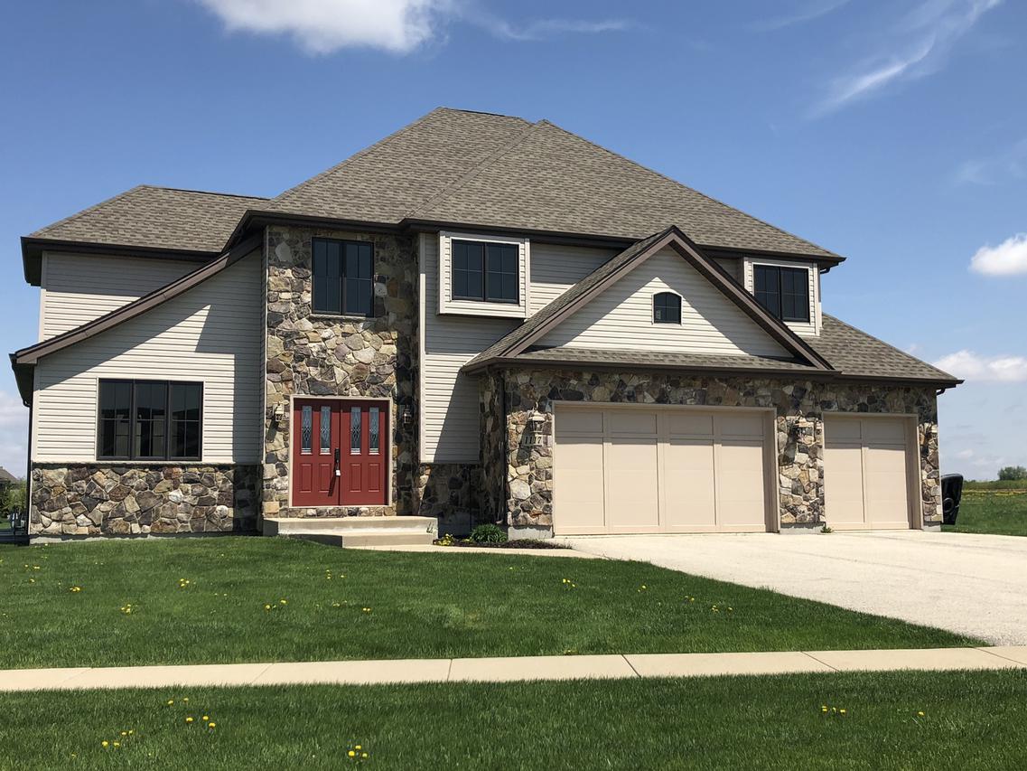 1117 Heron Creek Dr., Sycamore, IL 60178